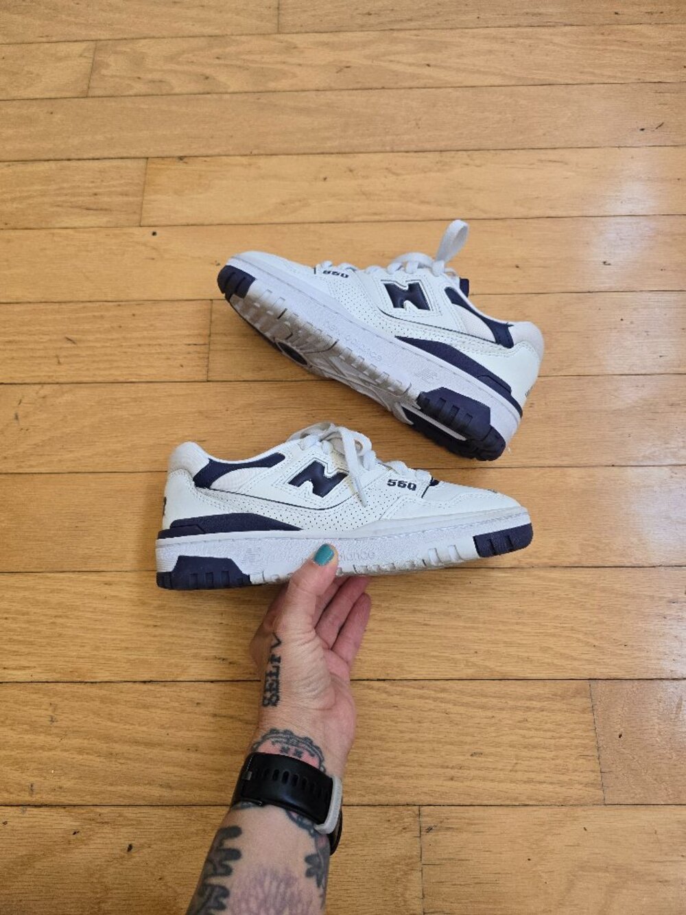 New Balance | 550 White Navy Leather Sporty Low Top Sneakers | WMS 6